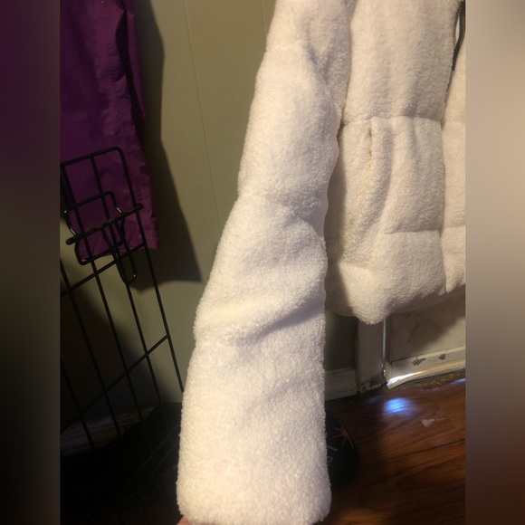 JUICY COUTURE! BLACK LASFI-Size: small. Color: white, cropped perfect condition - Picture 9 of 10